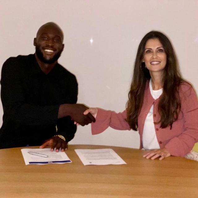 切尔西官宣亿元中锋加盟 卢卡库重回蓝桥再征英超